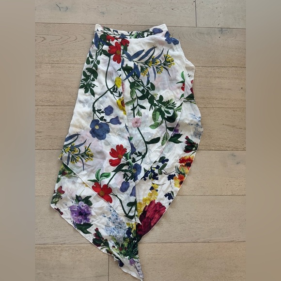 ALICE & Oliva  Joeann Asymmetric Tiered Skirt 2 floral - Picture 6 of 7